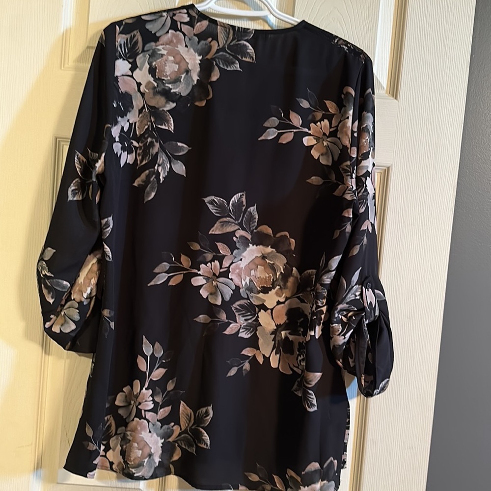 Flowered Blouse - Picture 3 of 4
